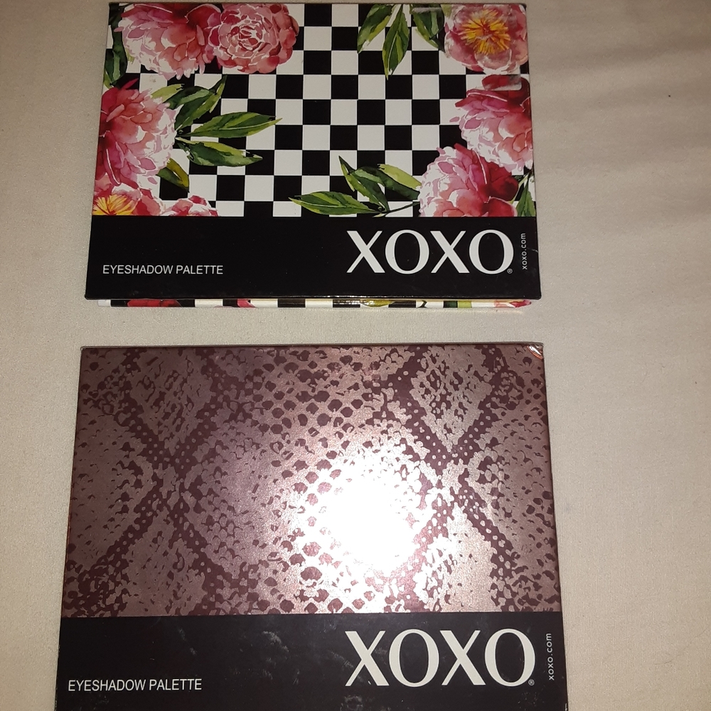 Eyeshadow palettes